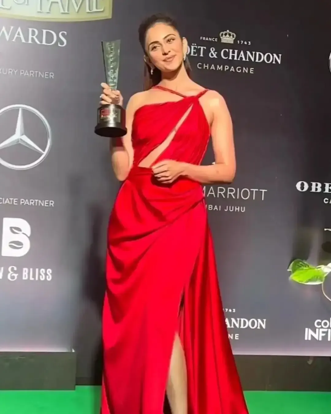 INDIAN GIRL RAKUL PREET SINGH AT HALL OF FAME AWARDS 2023 7